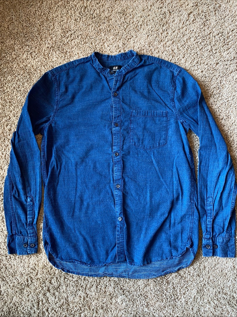 H&M Mens M Regular Fit Button Down Shirt Navy 100% Cotton Textured Preppy Classy